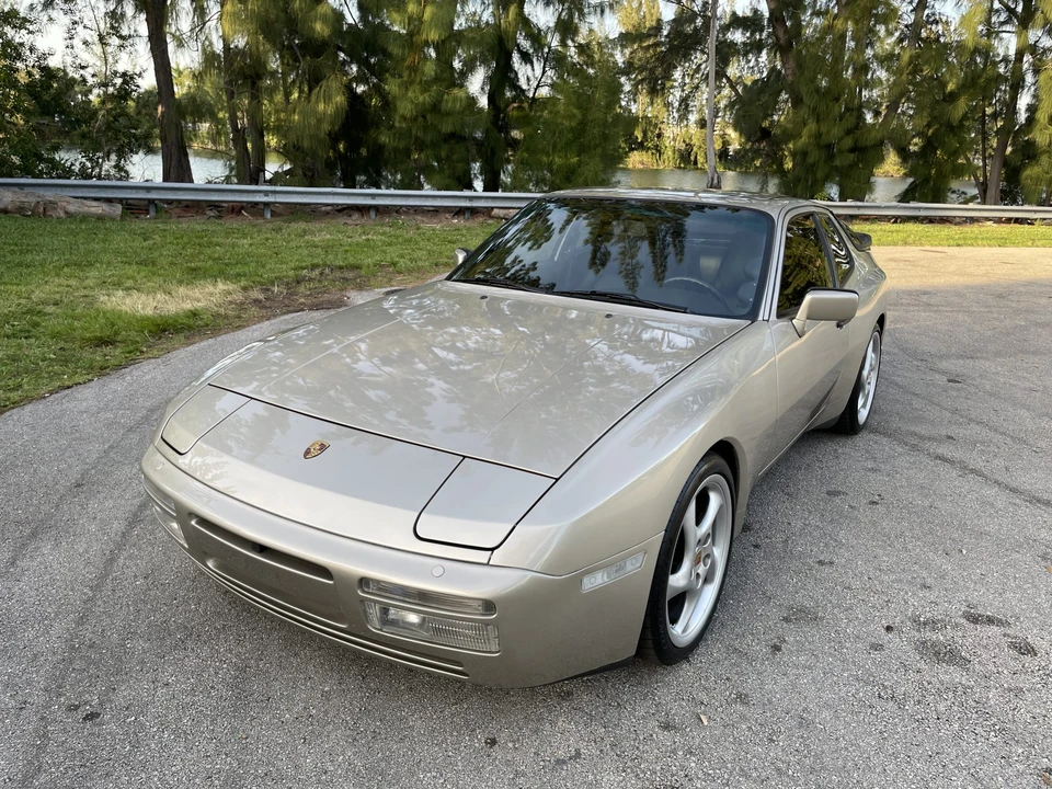 1989 Porsche 944 Turbo - Image 2 of 31