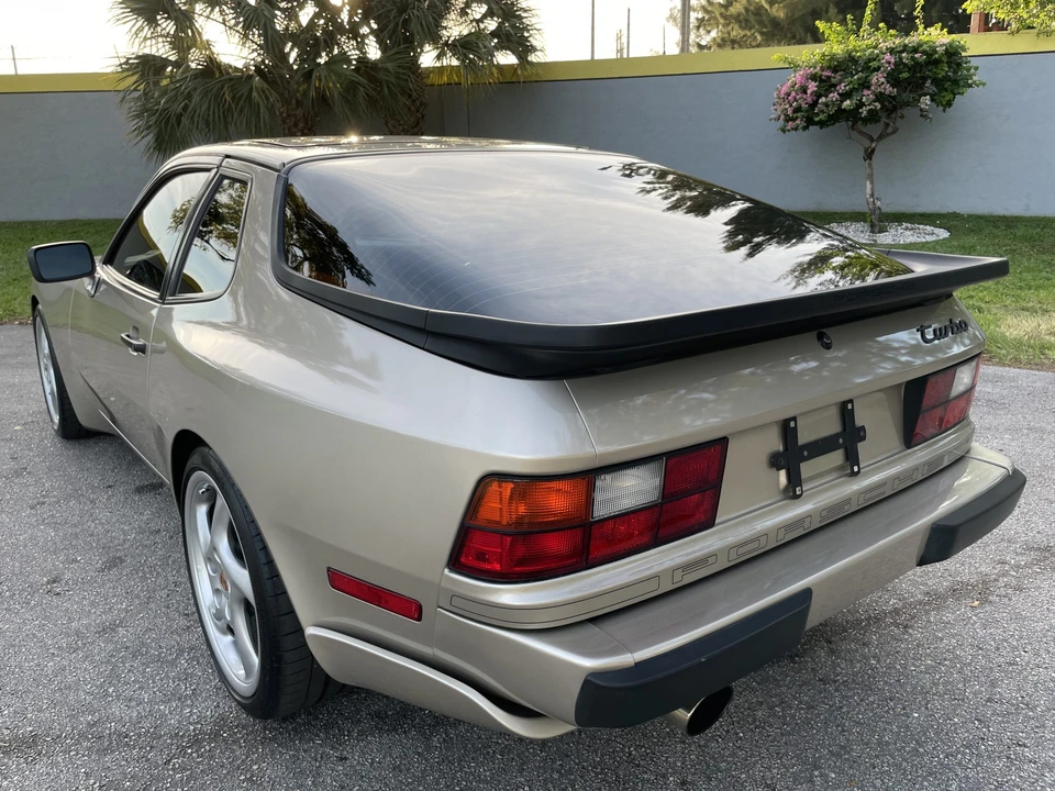 1989 Porsche 944 Turbo - Image 19 of 31