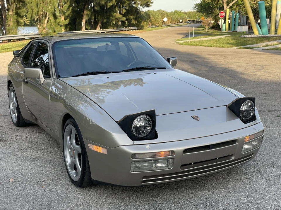1989 Porsche 944 Turbo - Image 8 of 31