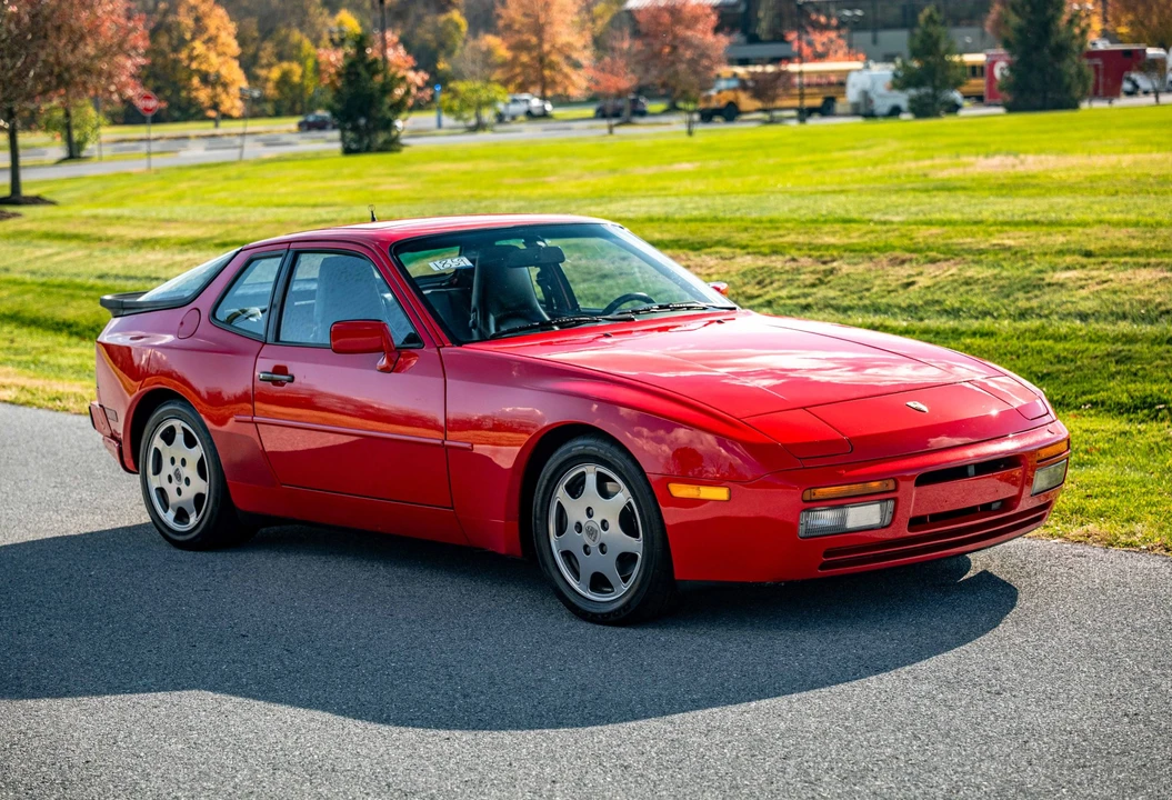 1989 Porsche 944 Turbo - Image 7 of 31