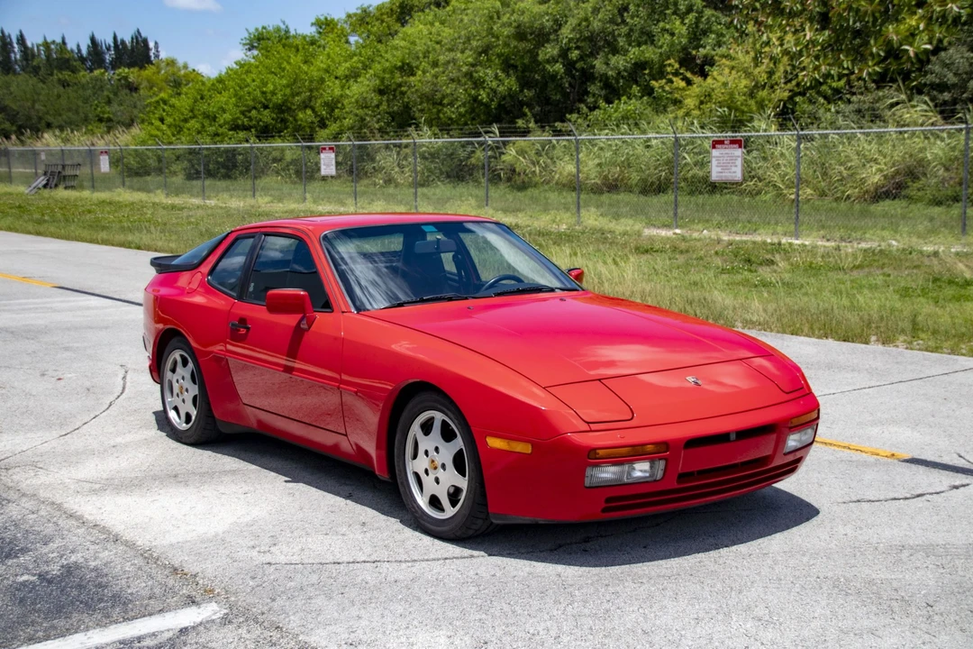1989 Porsche 944 Turbo - Image 15 of 31