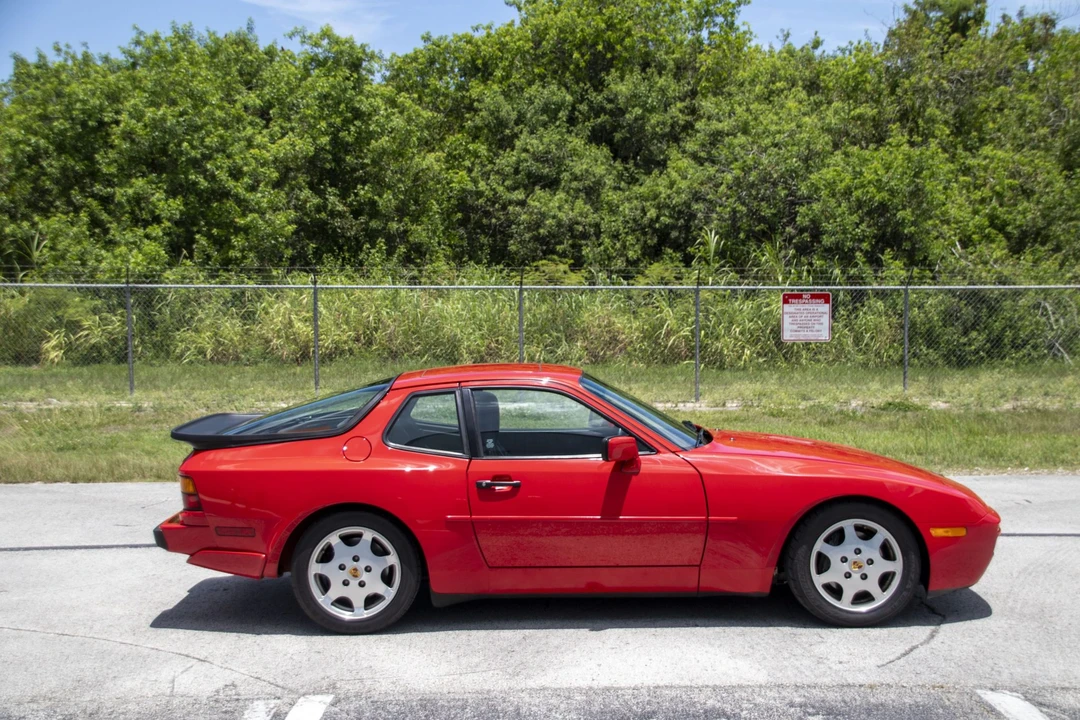 1989 Porsche 944 Turbo - Image 13 of 31