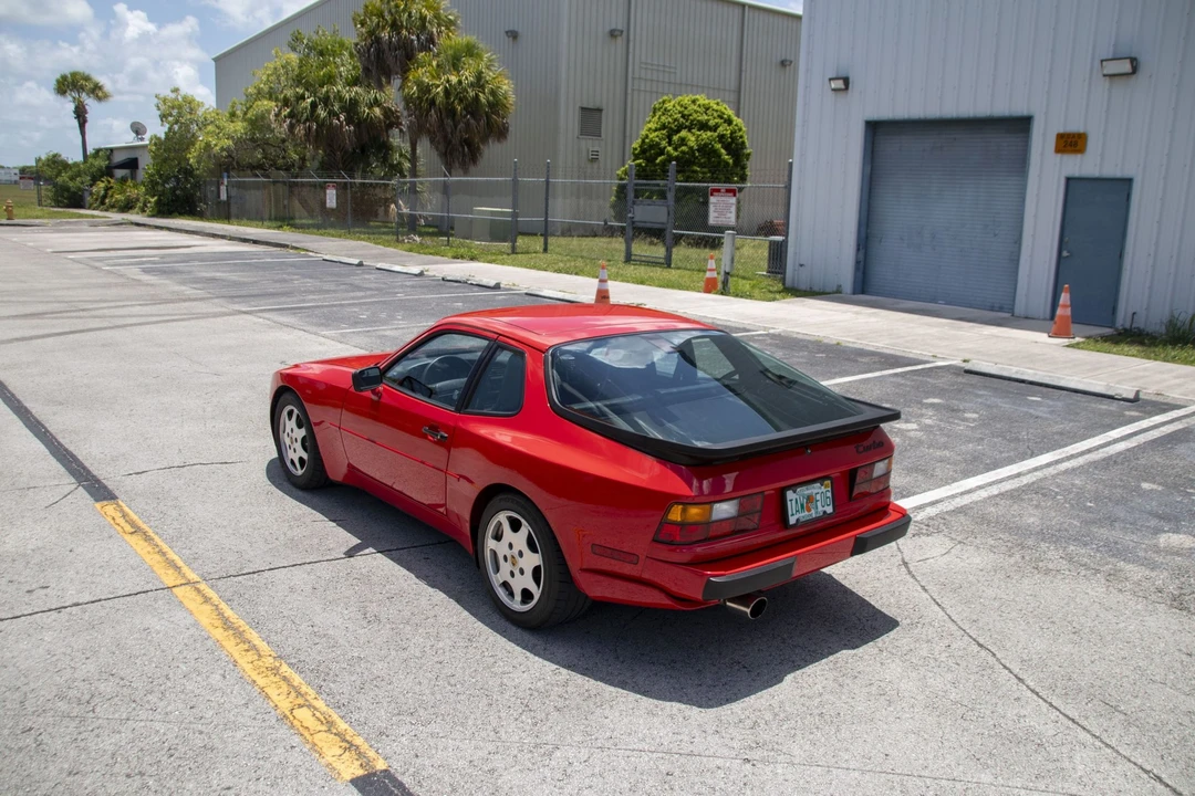 1989 Porsche 944 Turbo - Image 8 of 31