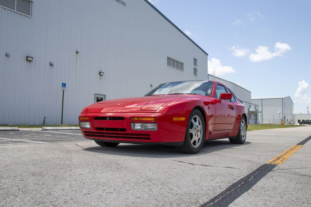 1989 Porsche 944 Turbo - Image 2 of 31
