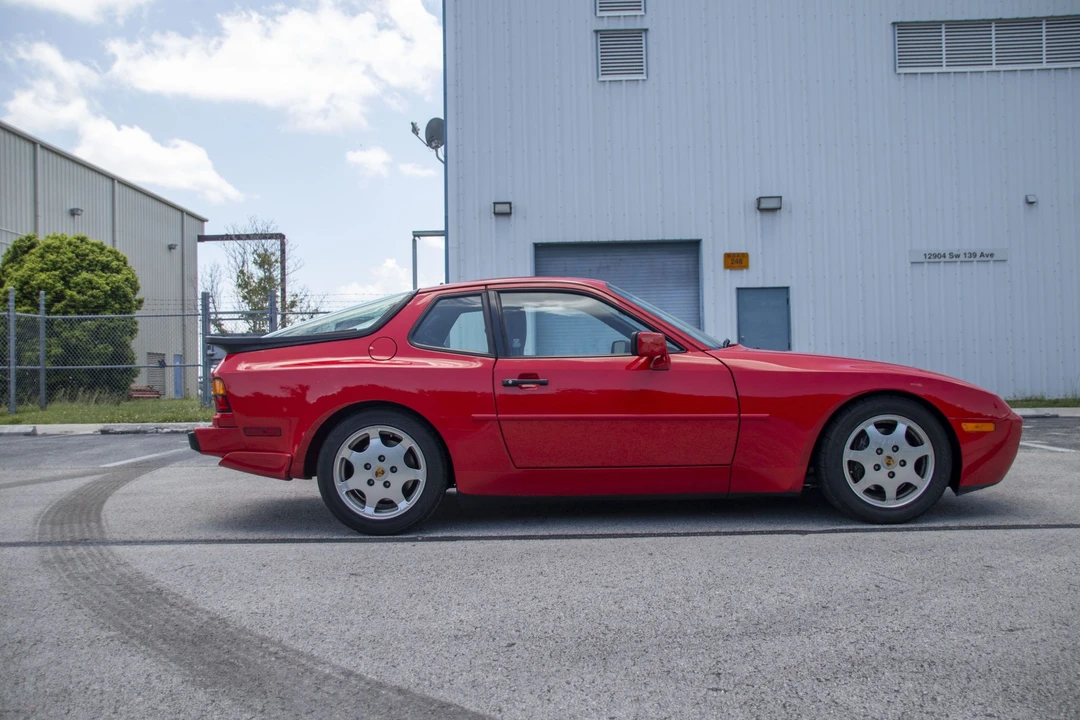 1989 Porsche 944 Turbo - Image 24 of 31