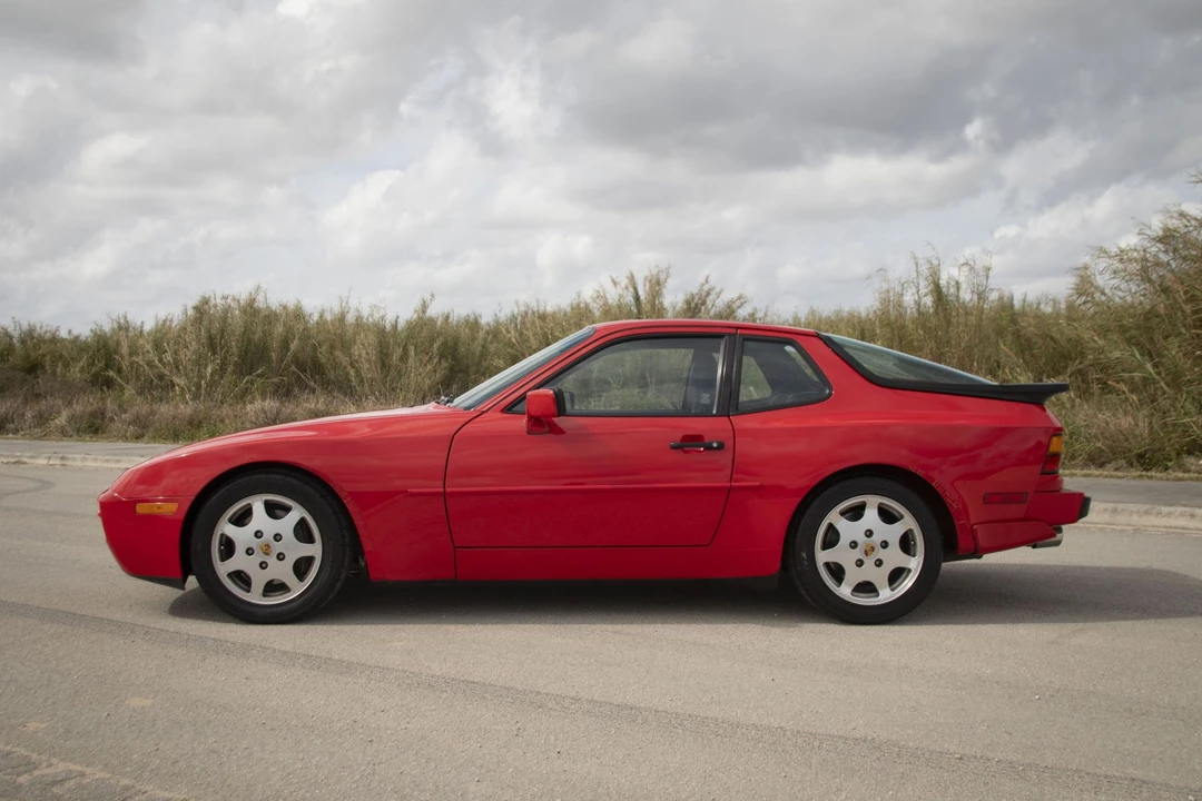 1989 Porsche 944 Turbo - Image 14 of 31