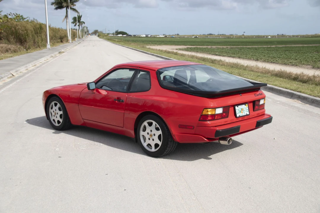 1989 Porsche 944 Turbo - Image 9 of 31