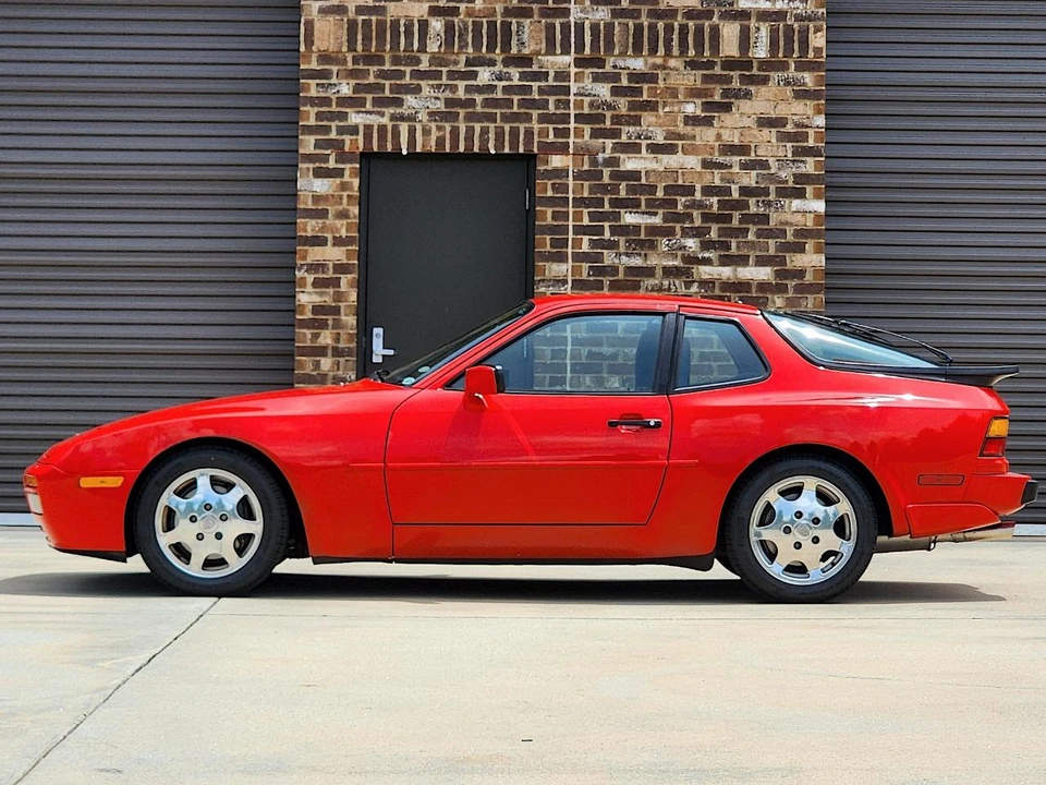 1989 Porsche 944 Turbo - Image 2 of 31
