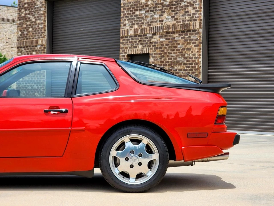 1989 Porsche 944 Turbo - Image 8 of 31
