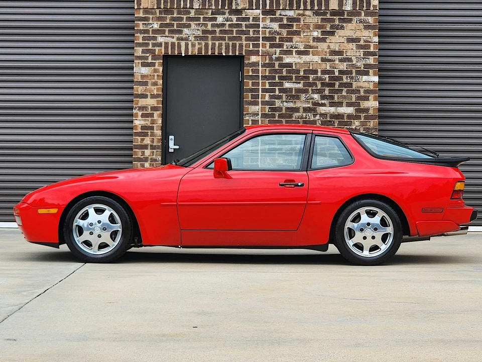 1989 Porsche 944 Turbo - Image 2 of 31