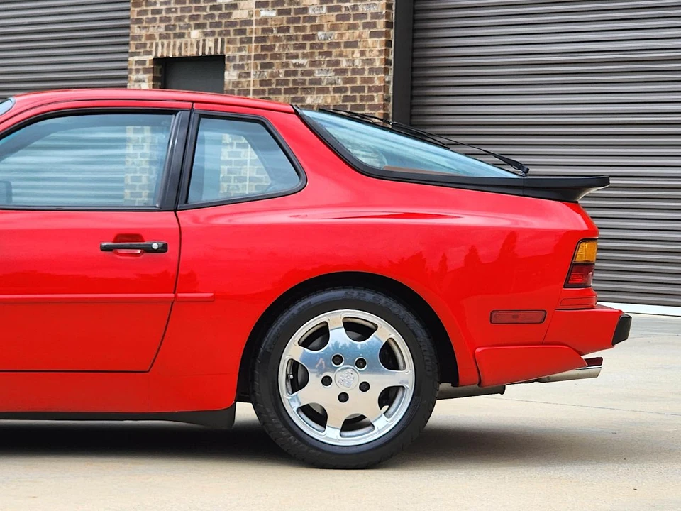 1989 Porsche 944 - Image 10 of 31