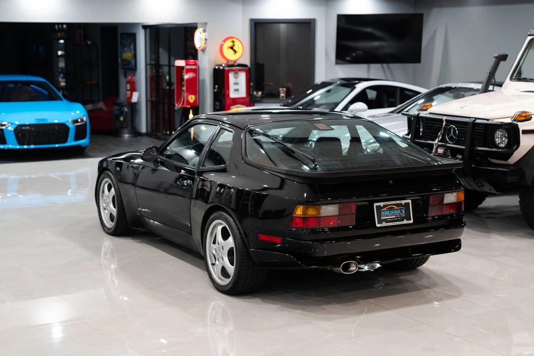 1989 Porsche 944 Turbo - Image 13 of 31