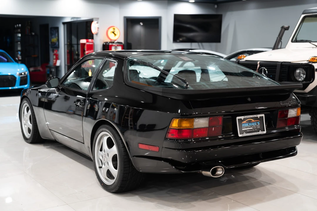 1989 Porsche 944 Turbo - Image 14 of 31