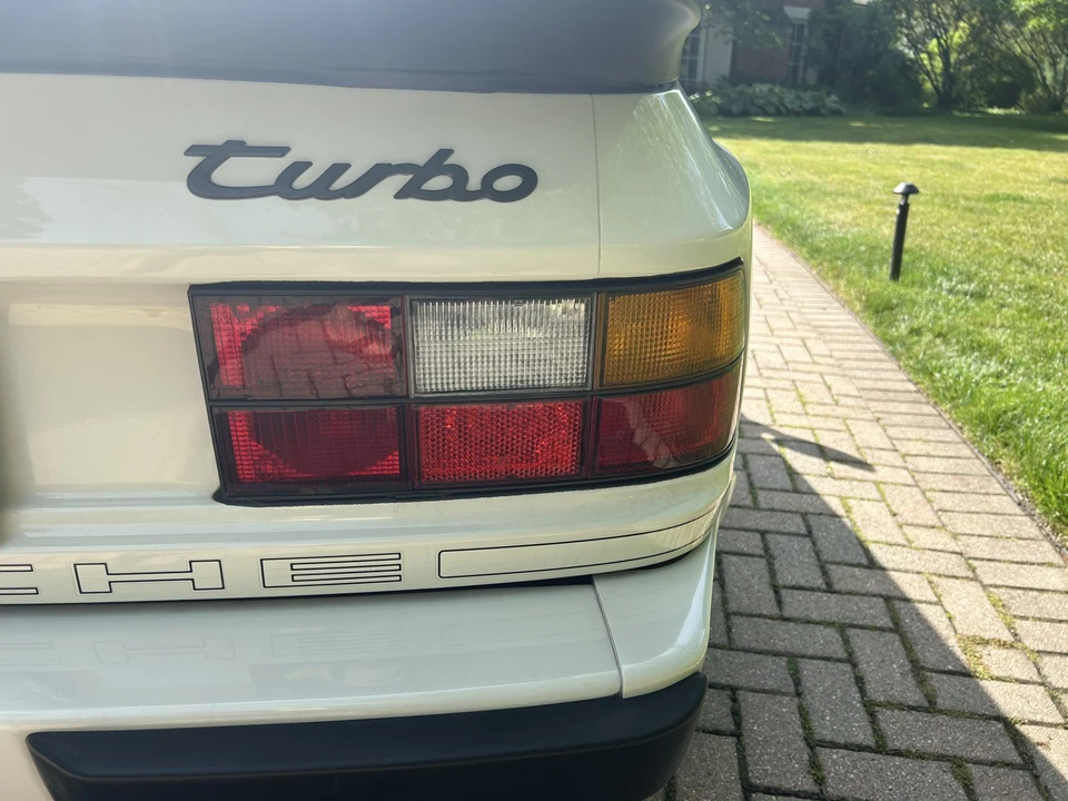 1989 Porsche 944 Turbo - Image 26 of 31