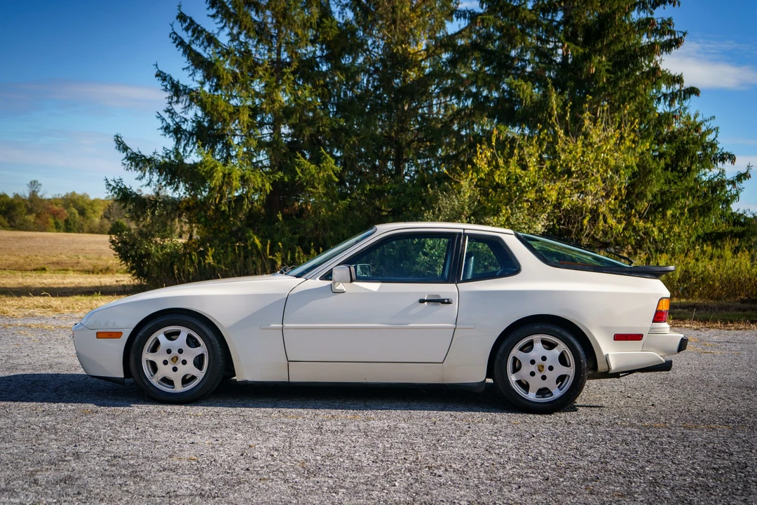 1989 Porsche 944 Turbo - Image 7 of 31