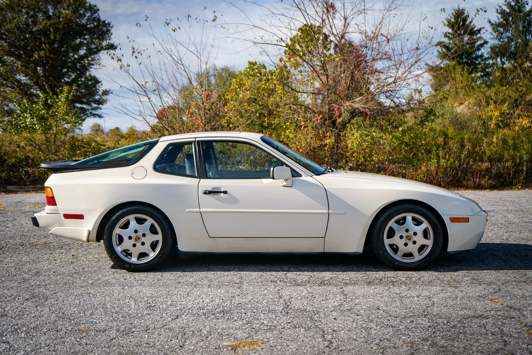 1989 Porsche 944 Turbo - Image 15 of 31