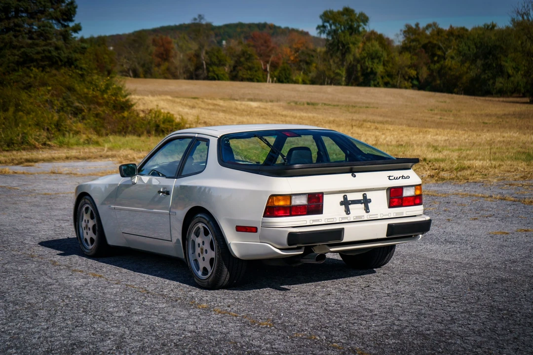 1989 Porsche 944 Turbo - Image 9 of 31
