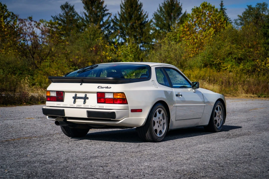 1989 Porsche 944 Turbo - Image 12 of 31