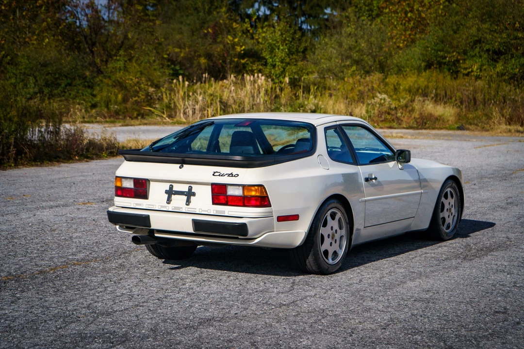1989 Porsche 944 Turbo - Image 13 of 31