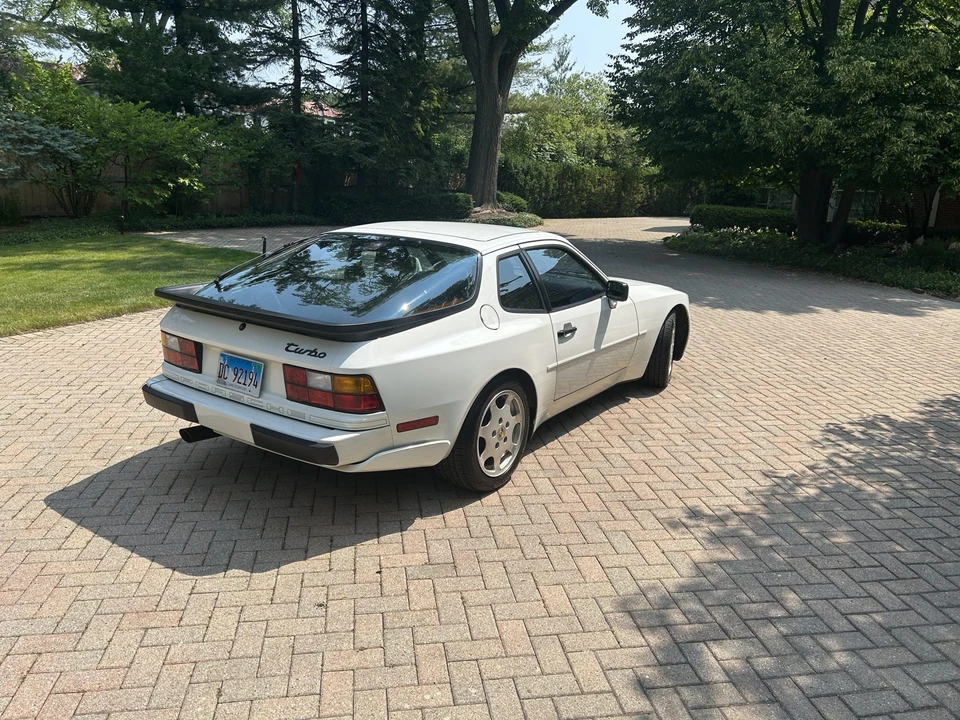 1989 Porsche 944 Turbo - Image 7 of 31