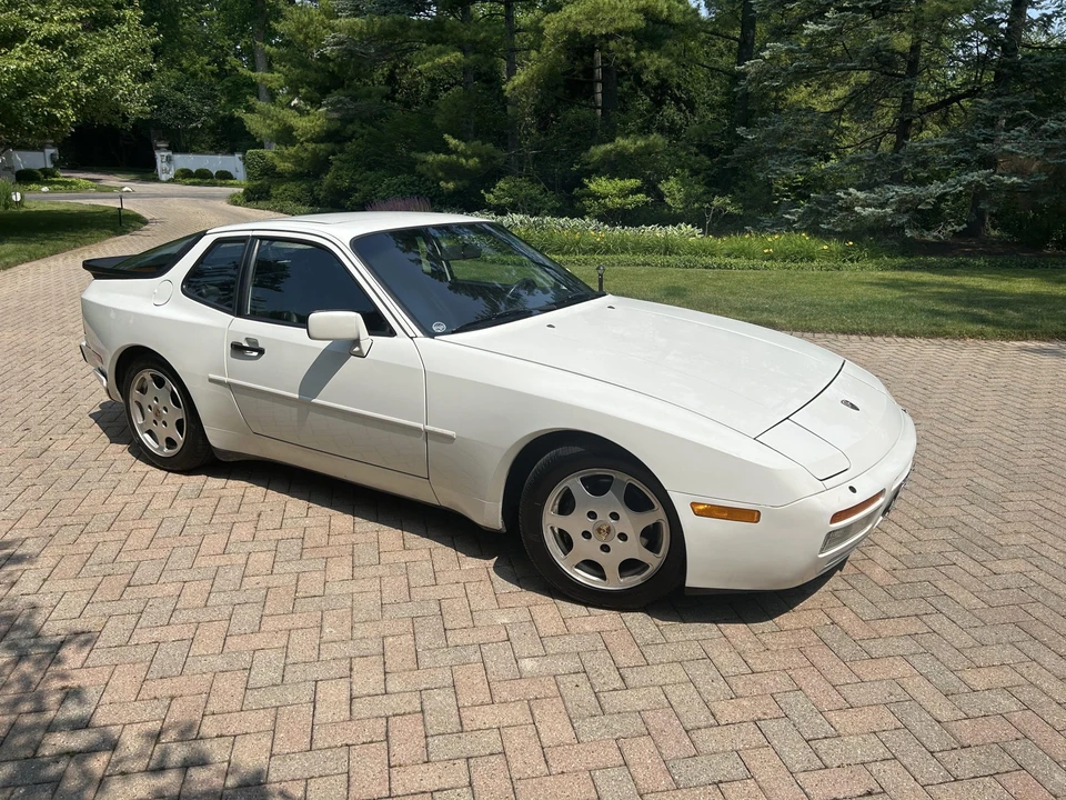 1989 Porsche 944 Turbo - Image 11 of 31