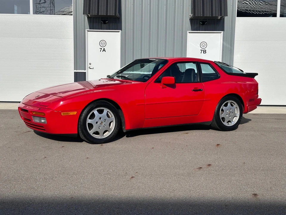 1989 Porsche 944 Turbo - Image 3 of 31