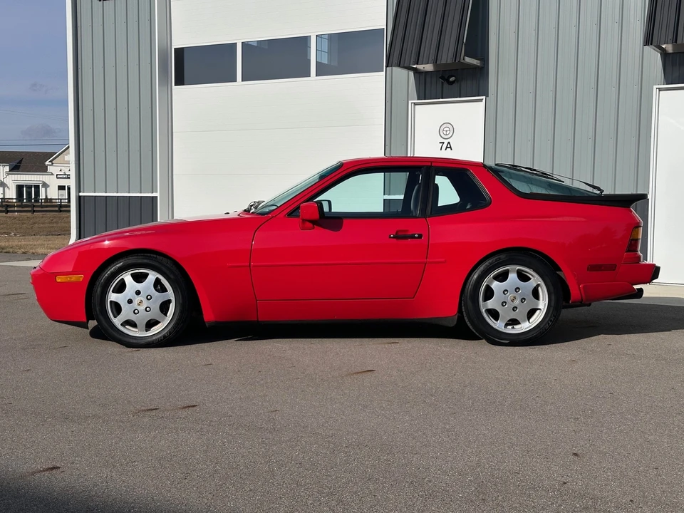 1989 Porsche 944 Turbo - Image 4 of 31