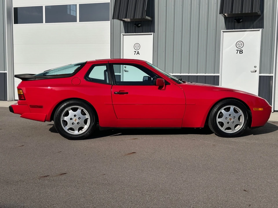 1989 Porsche 944 Turbo - Image 10 of 31