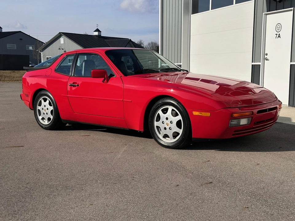 1989 Porsche 944 Turbo - Image 11 of 31