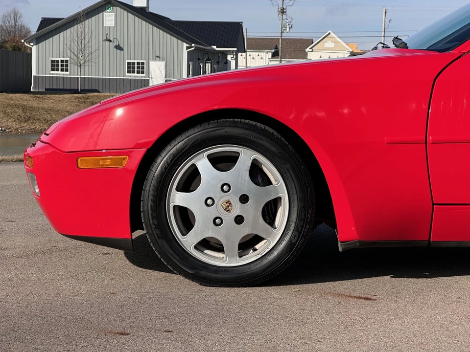 1989 Porsche 944 Turbo - Image 14 of 31