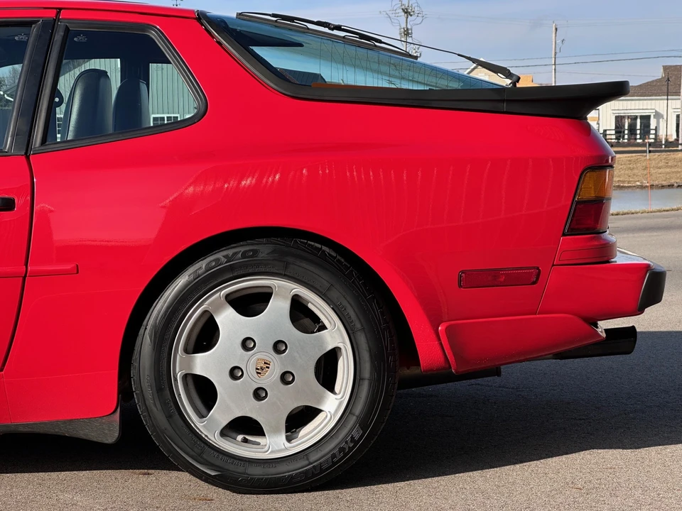 1989 Porsche 944 Turbo - Image 16 of 31
