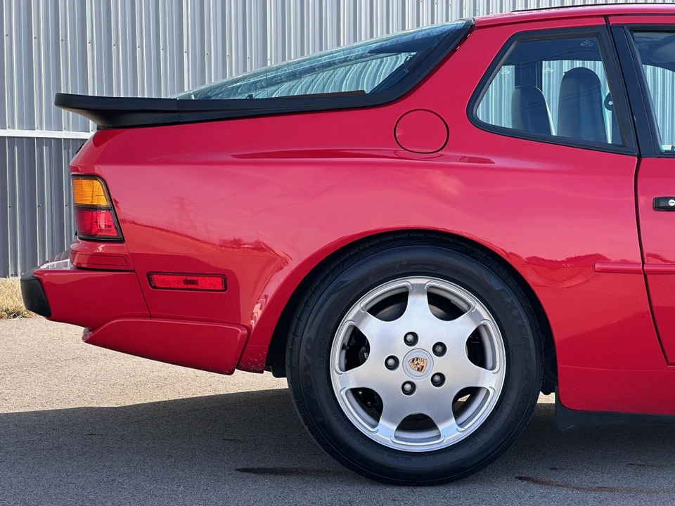 1989 Porsche 944 Turbo - Image 17 of 31