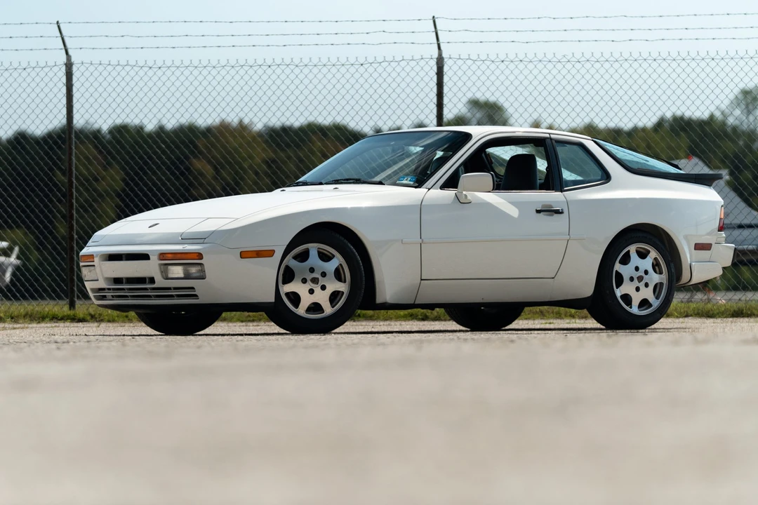1989 Porsche 944 Turbo - Image 2 of 31