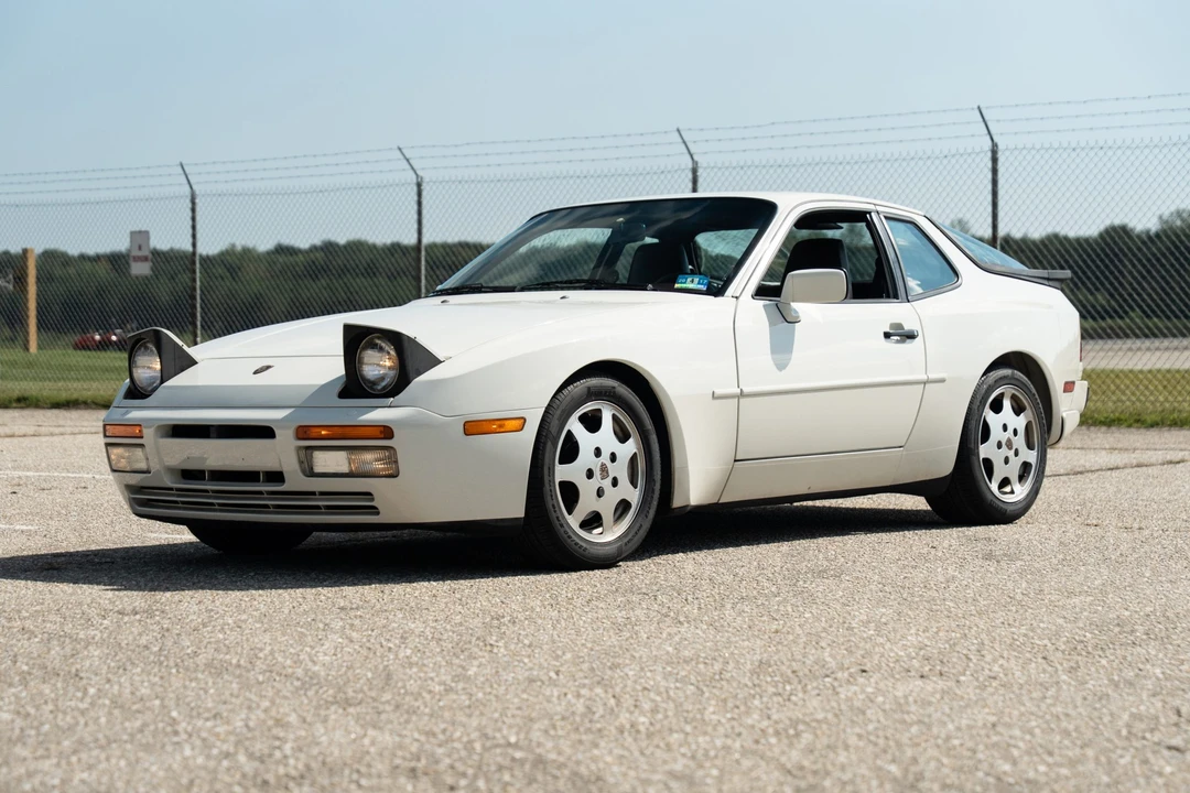 1989 Porsche 944 Turbo - Image 14 of 31