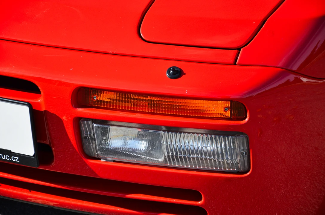 1989 Porsche 944 Turbo - Image 8 of 31