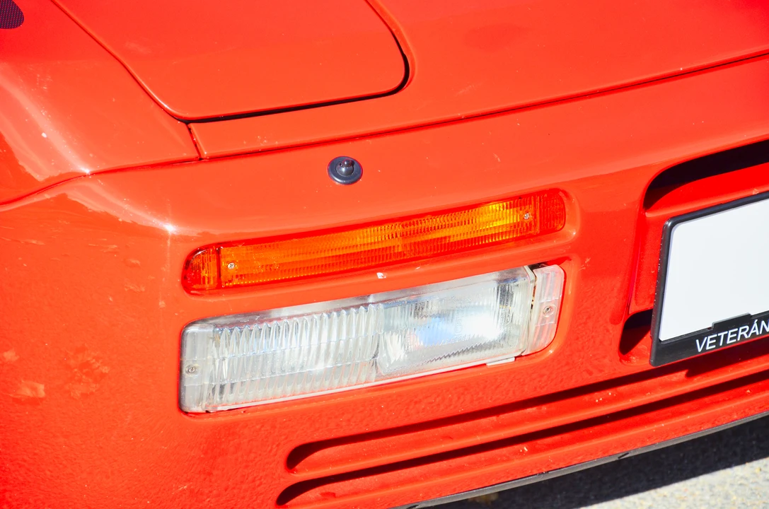1989 Porsche 944 Turbo - Image 9 of 31