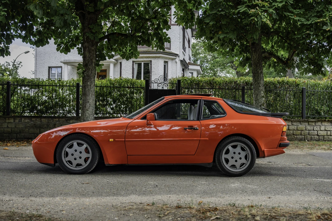 1989 Porsche 944 Turbo - Image 8 of 31