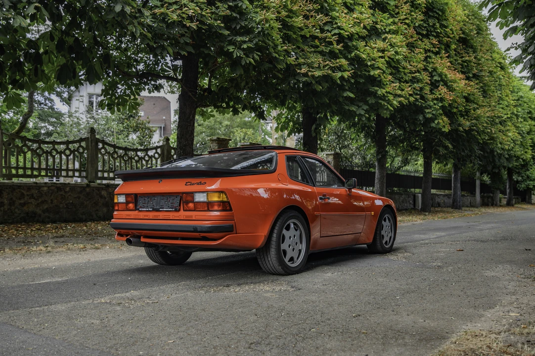 1989 Porsche 944 Turbo - Image 5 of 31