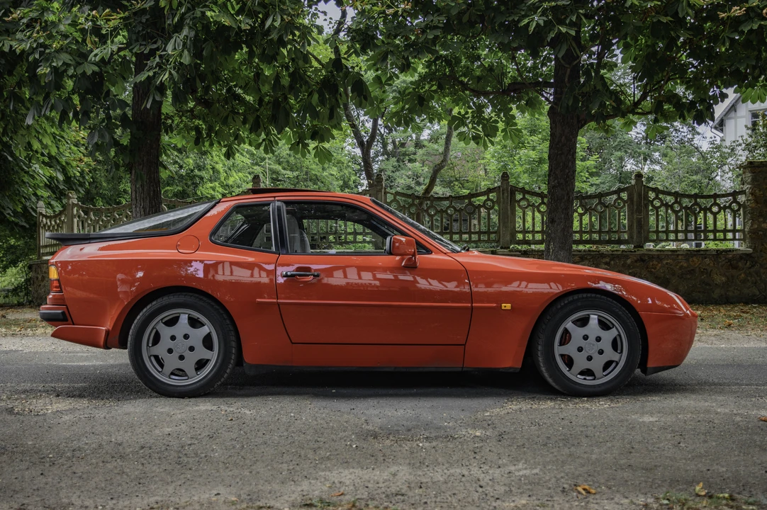 1989 Porsche 944 Turbo - Image 4 of 31