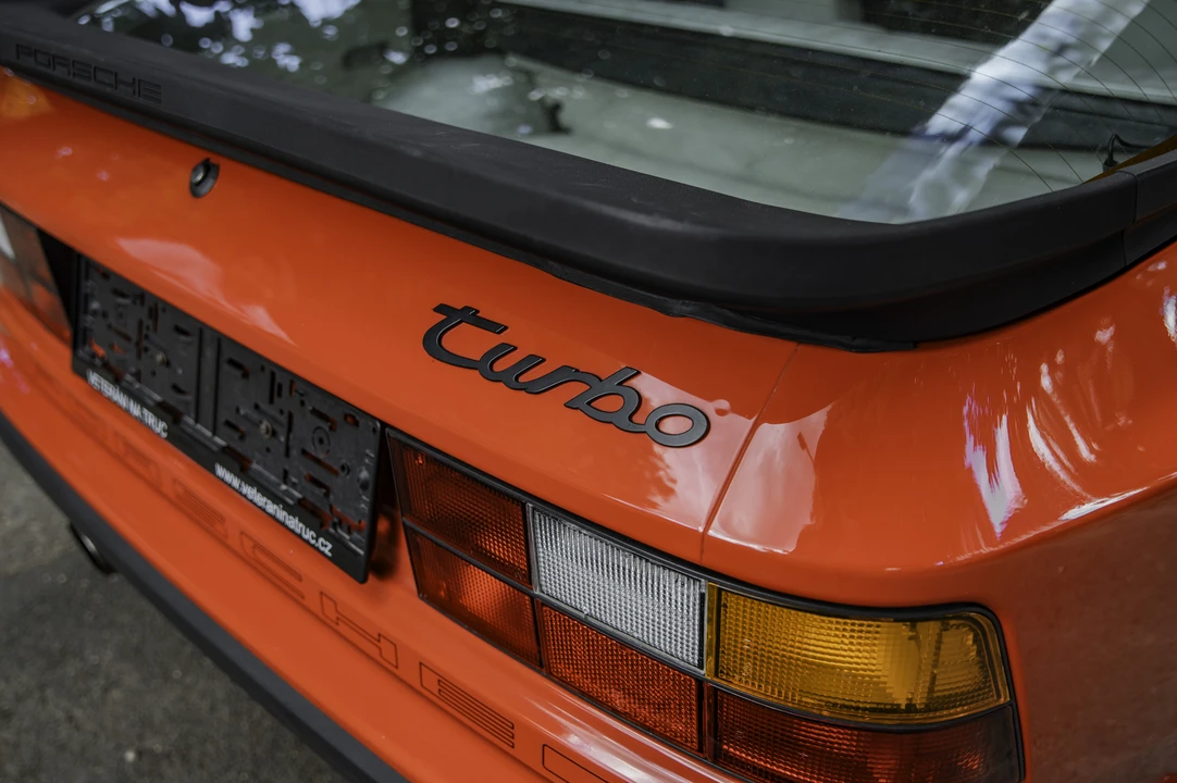 1989 Porsche 944 Turbo - Image 11 of 31