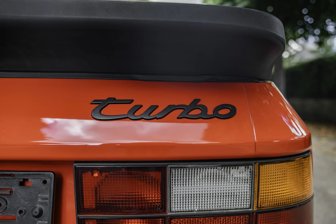 1989 Porsche 944 Turbo - Image 12 of 31