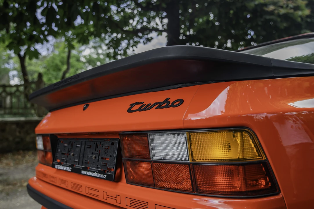 1989 Porsche 944 Turbo - Image 14 of 31