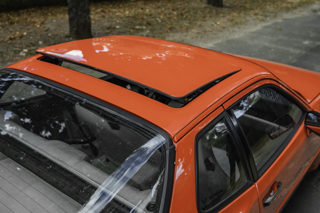 1989 Porsche 944 Turbo - Image 16 of 31