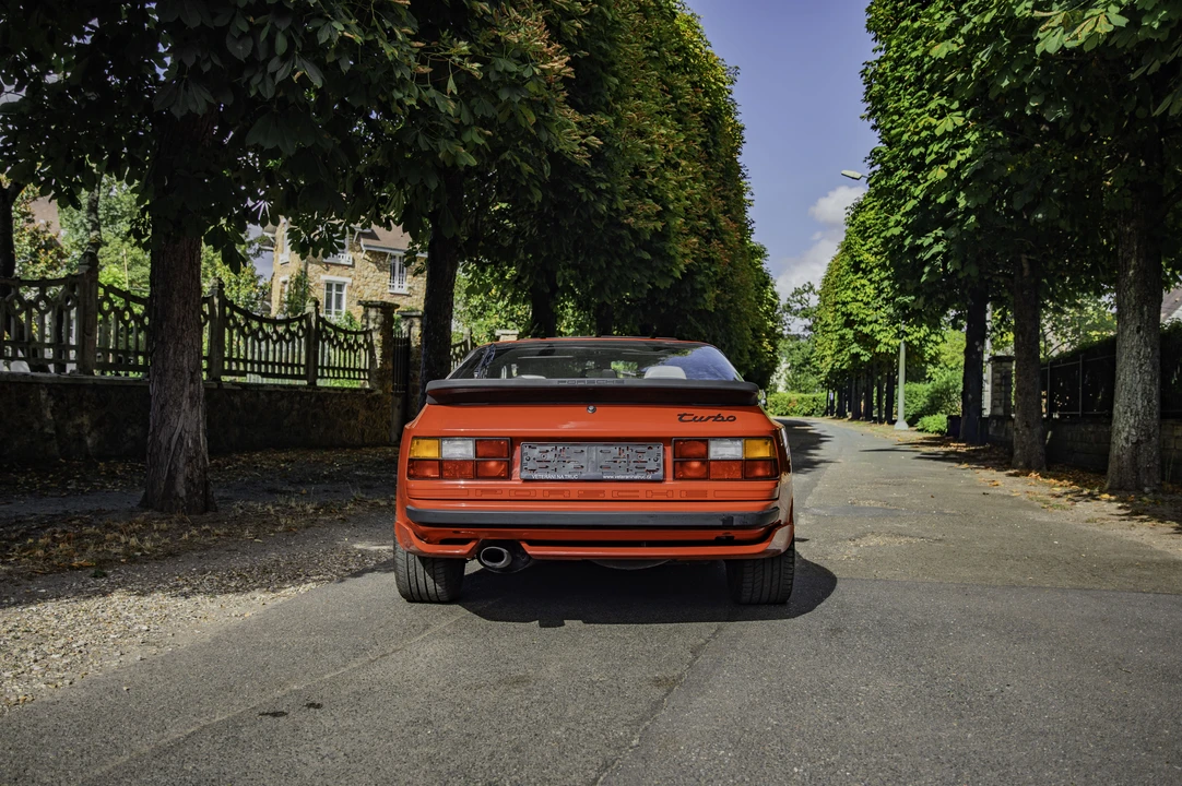 1989 Porsche 944 Turbo - Image 6 of 31