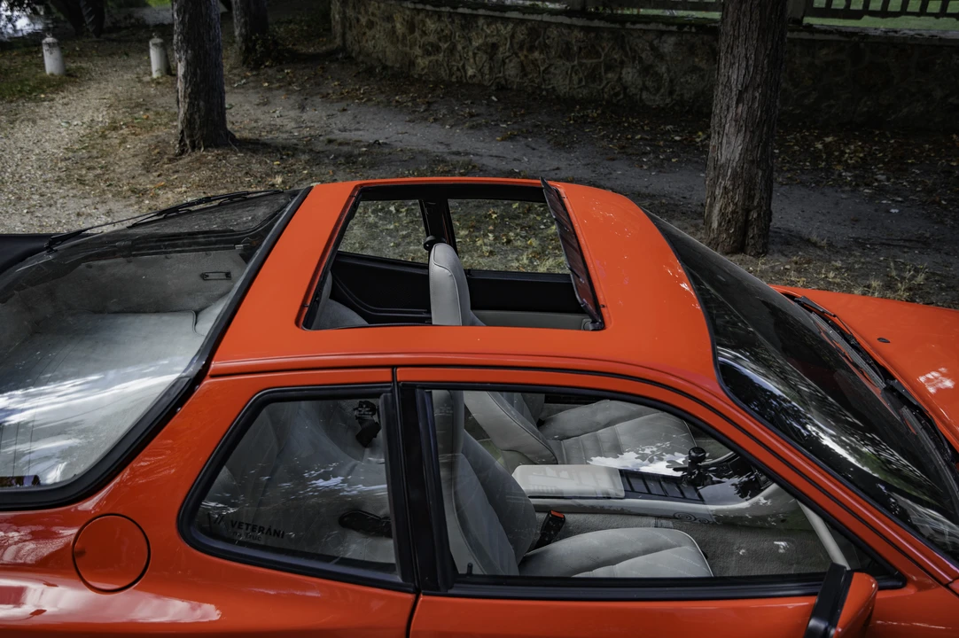 1989 Porsche 944 Turbo - Image 21 of 31