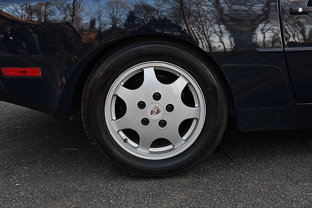 1989 Porsche 944 - Image 16 of 31