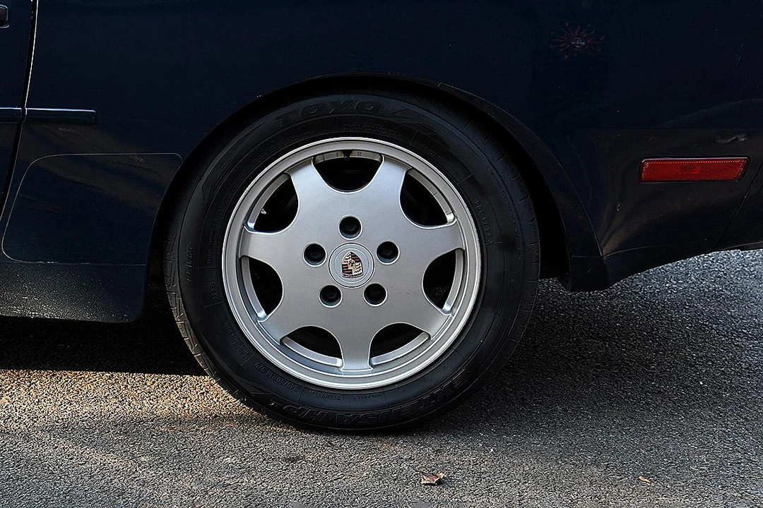 1989 Porsche 944 - Image 17 of 31