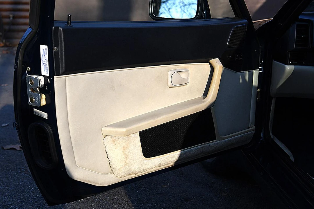 1989 Porsche 944 - Image 27 of 31