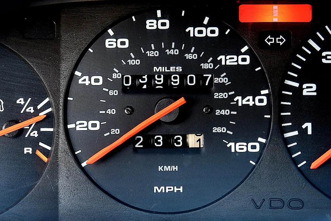 1989 Porsche 944 - Image 22 of 31
