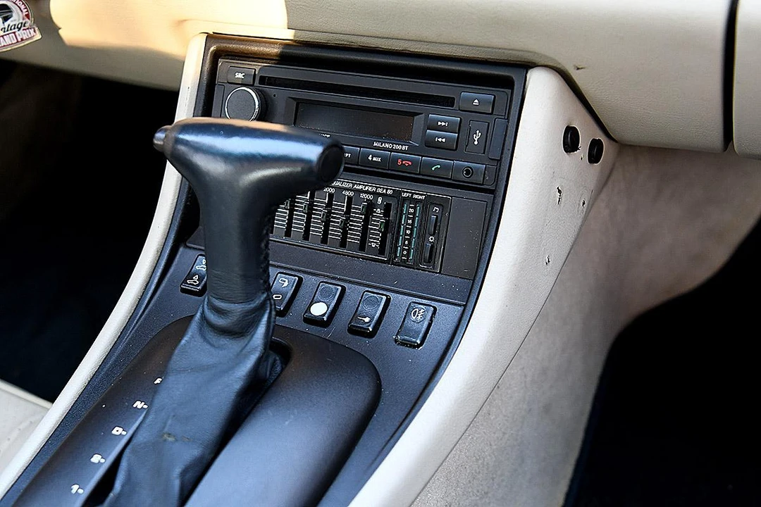 1989 Porsche 944 - Image 26 of 31